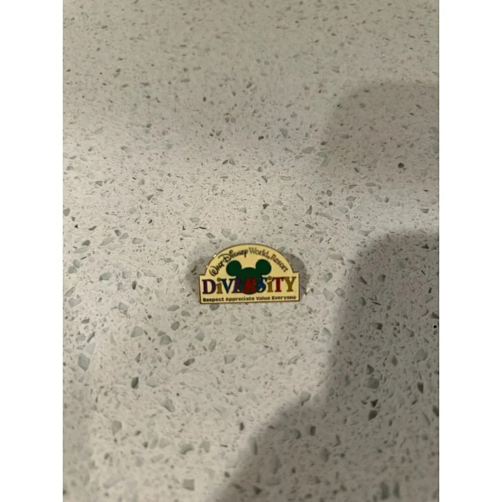 Walt Disney World Pin Resort Diversity Respect Appreciate Value Everyone